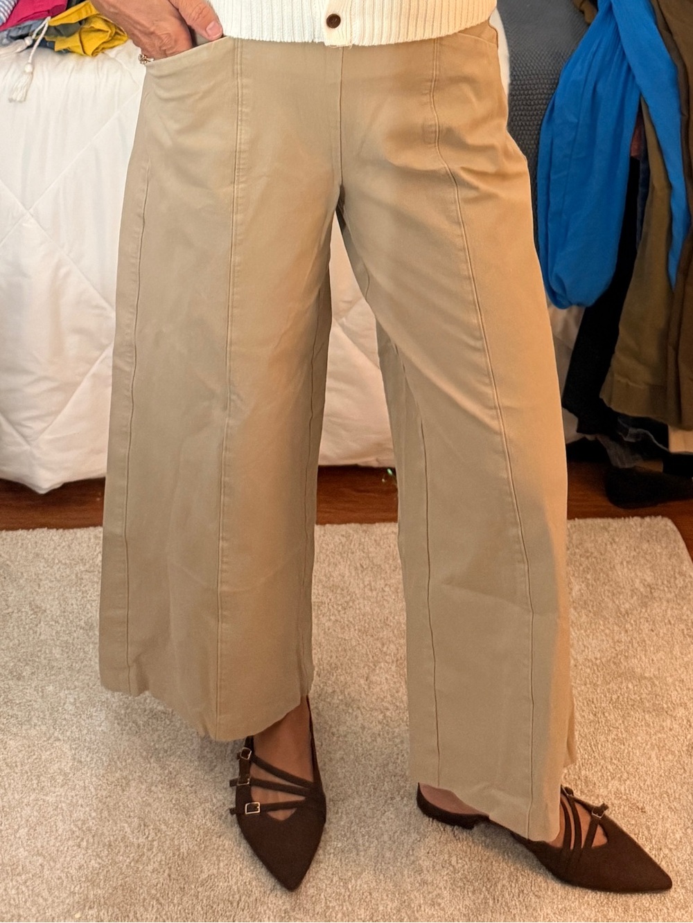 Old Navy Wide-Leg Pants in Khaki